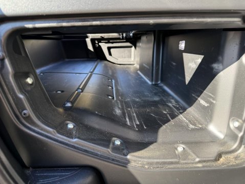Land Rover Defender HARD TOP SE MHEV 42