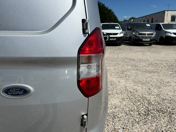 Ford Transit Courier SWB L1H1 Low Roof Limited Air Con Alloys Sensors EURO 6 NO VAT 23