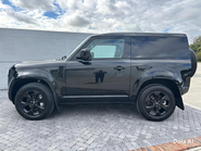 Land Rover Defender 90 D300 Hard Top X-Dynamic HSE 8