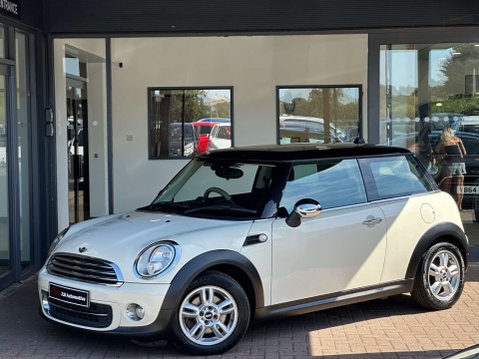 Mini Hatch 1.6 Cooper Auto 3dr 1