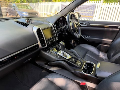 Porsche Cayenne D V6 TIPTRONIC S 66