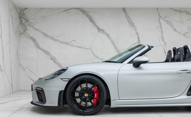 Porsche 718 Boxster Spyder 31