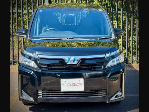 Toyota Voxy Hybrid 7 Seater 4