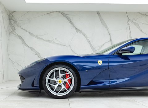 Ferrari 812 Superfast 30