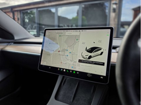 Tesla Model 3 Model 3 Performance AWD 4WD 4dr 18