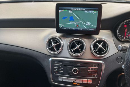 Mercedes-Benz GLA 1.6 GLA180 AMG Line Edition SUV 5dr Petrol 7G-DCT Euro 6 (s/s) (122 ps) 9