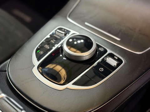 Mercedes-Benz E Class 2.0 E220d AMG Line Saloon 4dr Diesel G-Tronic+ Euro 6 (s/s) (194 ps) 45
