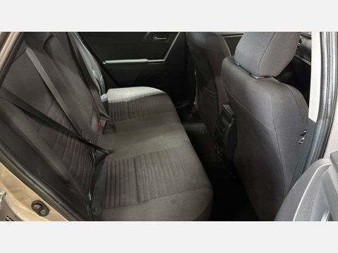 Toyota Auris 1.6 D-4D Business Edition Touring Sports 5dr Diesel Manual Euro 6 (s/s) (11 11