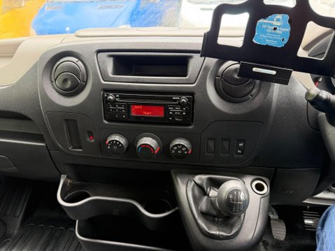 Nissan NV400 2.3 dCi 33 SE Panel Van 5dr Diesel Manual FWD L1 H1 Euro 5 (125 bhp) 24