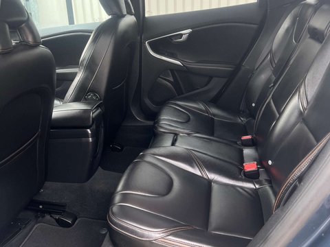 Volvo V40 2.0 V40 Cross Country Professional D3 5dr 25