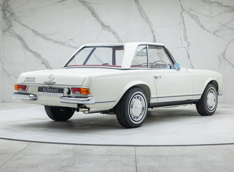 Mercedes-Benz 280 SL W113 Pagoda 7