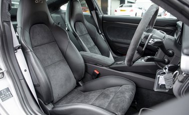 Porsche 911 (991.2) GT3 12