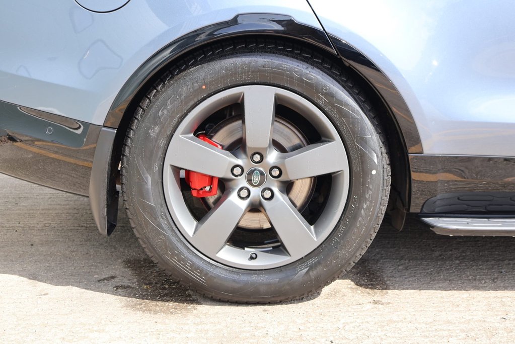 Land Rover Discovery R-DYNAMIC SE MHEV WITH GENUINE REAR SEAT CONVERSION STYLED BY SEEKER  7