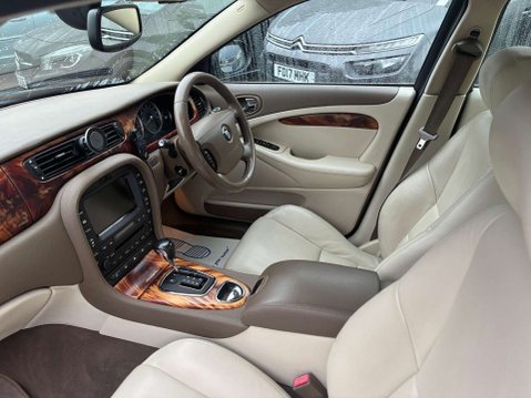 Jaguar S-Type 2.7D V6 SE Saloon 4dr Diesel Automatic (179 g/km, 206 bhp) 14