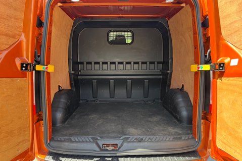 Ford Transit Custom 320 LIMITED ECOBLUE DOUBLE CAB - 6 SEATER -REVERSE CAMERA -APPLE CAR PLAY 41