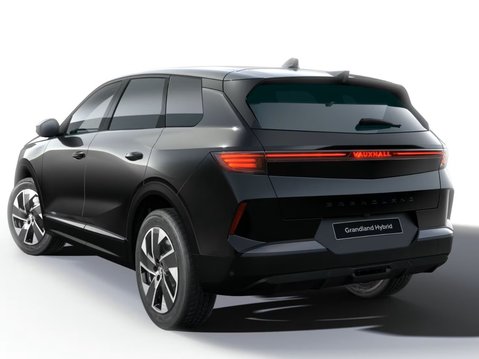 New Grandland Ultimate 1.2 145PS Hybrid e-DCT6 Dual Clutch Fixed Roof from £389 Deposit followed by 23 x £389 on PCH 3