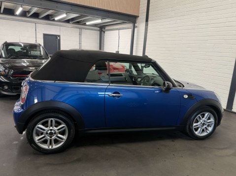 Mini Convertible 1.6 Cooper 2dr 14