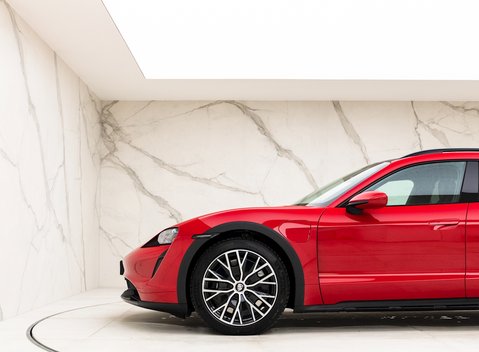 Porsche Taycan Turbo Cross Turismo 31