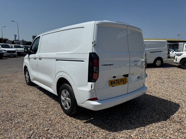 Ford Transit Custom SWB L1H1 Low Roof Limited 320 Air Con Alloys Sensors EURO 6 10