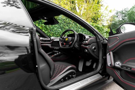 Ferrari GTC4 Lusso V12. CARBON FIBRE INTERIOR. PANORAMIC ROOF. PASSENGER DISPLAY. 7