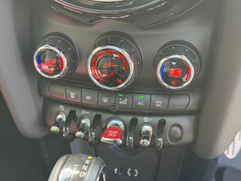 Mini Hatch COOPER 24