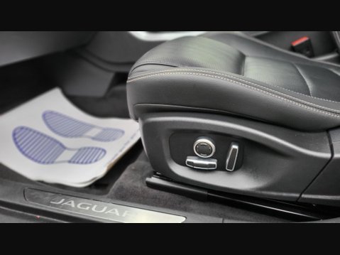 Jaguar I-Pace BLACK 23