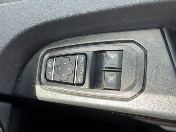 Renault Trafic LWB L2H1 Low Roof Sport LI30 Air Con Sensors EURO 6 22