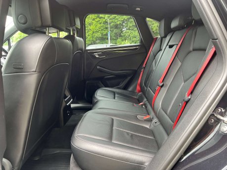 Porsche Macan 3.0 Macan S Semi-Auto 4WD 5dr 42