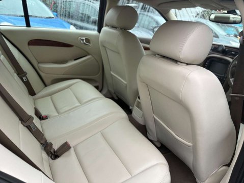Jaguar S-Type 2.7D V6 SE Saloon 4dr Diesel Automatic (179 g/km, 206 bhp) 13