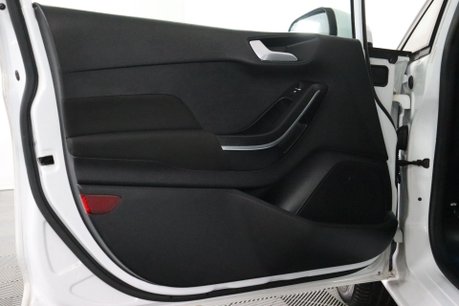 Ford Fiesta TITANIUM 27