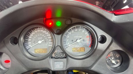 Honda CB 2010 GOOD RUNNING PROJECT BIKE SPARES OR REPAIR 1000CC 20