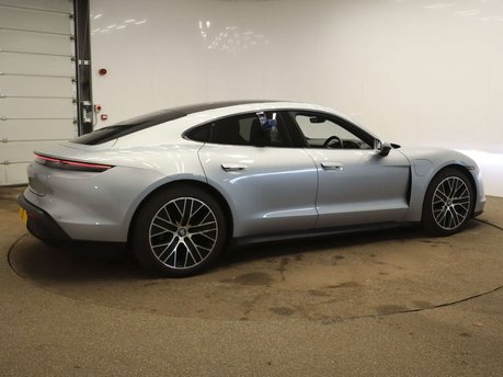 Porsche Taycan Taycan 4x2 4dr 9