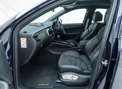 Porsche Macan GTS 17