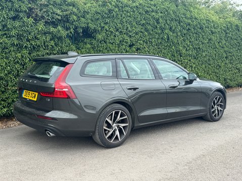 Volvo V60 2.0 T5 Momentum Plus Estate 5dr Petrol Auto Euro 6 (s/s) (250 ps) 4