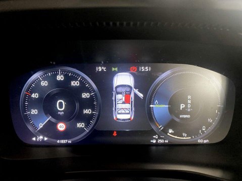 Volvo XC40 1.5h T5 Recharge 10.7kWh Ultimate Dark SUV 5dr Petrol Plug-in Hybrid Auto E 13