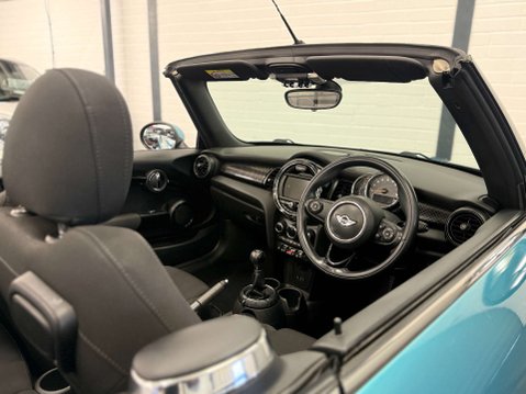 Mini Convertible 2.0 Cooper S 2dr 4