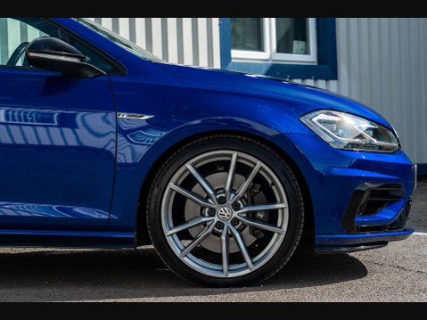Volkswagen Golf 2.0 Golf R TSi Semi-Auto 4WD 5dr 6
