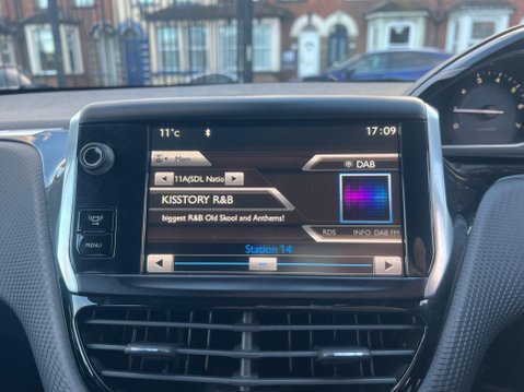 Peugeot 2008 1.2 VTi Allure Euro 5 5dr 26