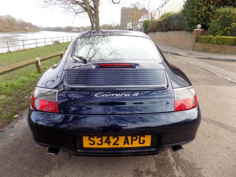 Porsche 911 CARRERA 4 78