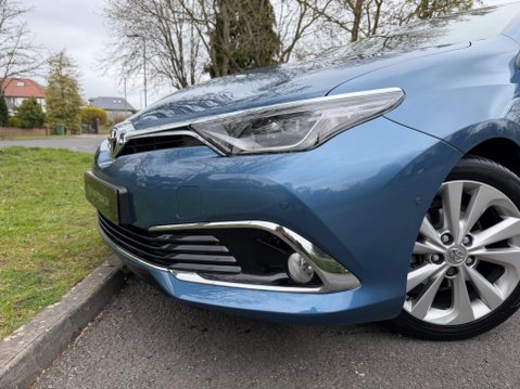 Toyota Auris 1.2 VVT-i Excel CVT Euro 6 (s/s) 5dr (Safety Sense) 34