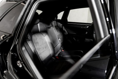 Porsche Macan GTS PDK. WARRANTY. EXCELLENT PSH. SPORT DESIGN PACKAGE. SPORTS EXHAUST. 17