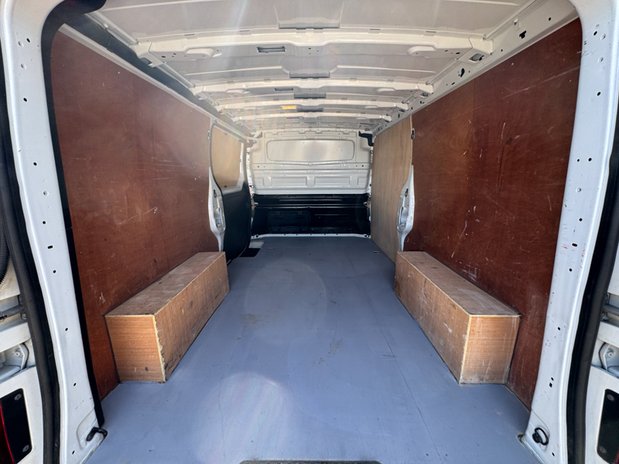 Renault Trafic LWB L2H1 Low Roof Sport LI30 Air Con Sensors EURO 6 9