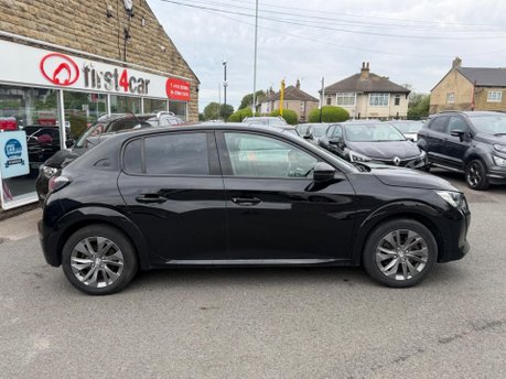 Peugeot e-208 ALLURE 8