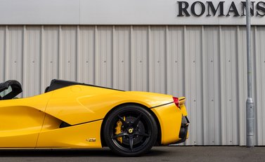 Ferrari LaFerrari Aperta 37