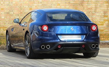 Ferrari FF 6