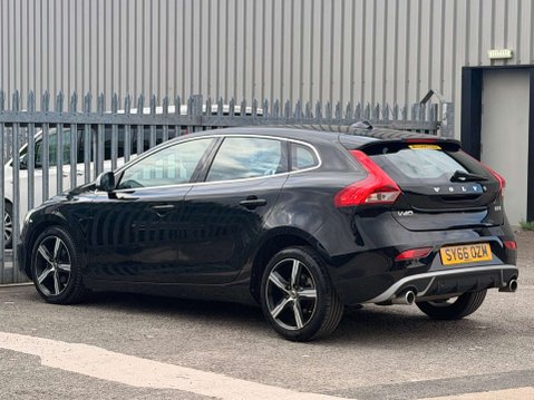 Volvo V40 2.0 V40 R-Design D2 5dr 10