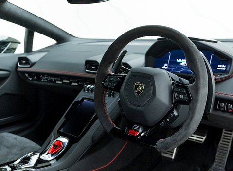 Lamborghini Huracan LP640-4 EVO 9