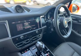 Porsche Macan PDK 37