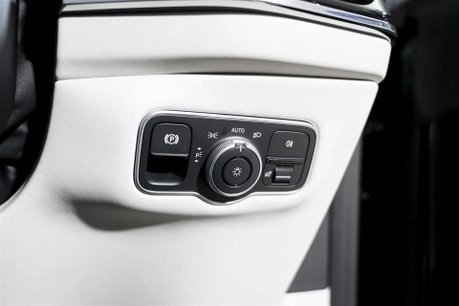 Aston Martin DBX 707 V8. VAT Q. Q PAINTWORK. 40K IN OPTIONS. DUOTONE INTERIOR. H & C SEATS. 53