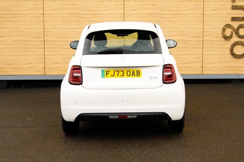 Fiat 500e ACTION 7
